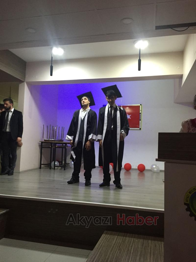 Özel Eğitim Sınıfı Öğrencilerinden Engelliler Haftası Programı