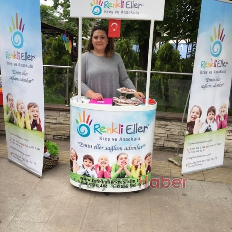 Özel Renkli Eller Kreş Gündüz bakım evi indirimli Kayıtlar Başladı