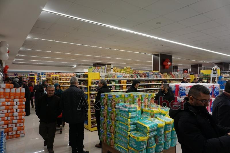 ÖZPAŞ MARKET 15. Şubesini Akyazı’da Açtı