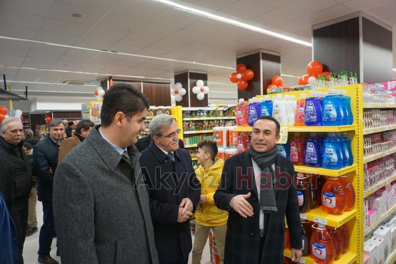 ÖZPAŞ MARKET 15. Şubesini Akyazı’da Açtı