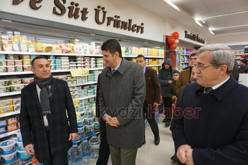 ÖZPAŞ MARKET 15. Şubesini Akyazı’da Açtı