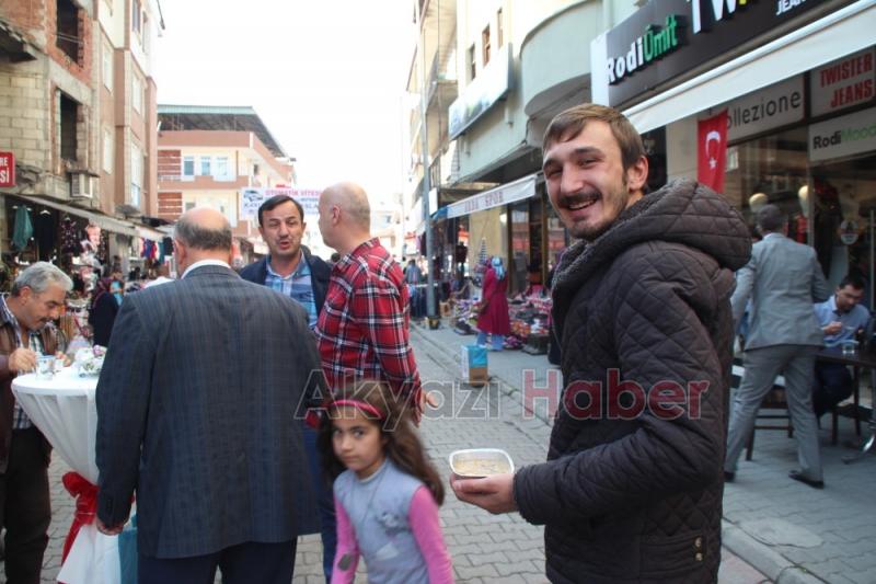 Öztürk Markette Aşure Geleneği Devam Etti