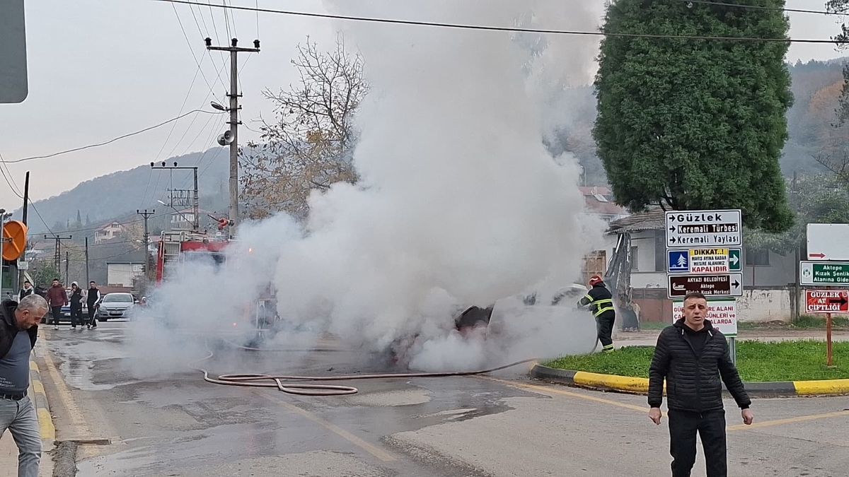 Panik anları; Otomobil alevler içinde kaldı