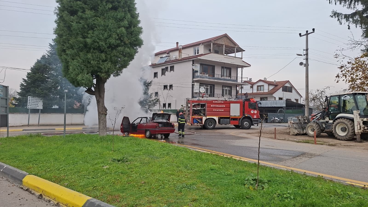 Panik anları; Otomobil alevler içinde kaldı