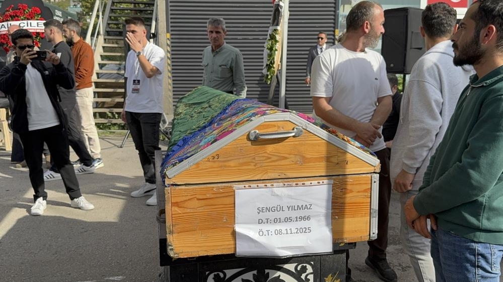 Parfüm fabrikasında ölen Akyazılı kadına acı veda