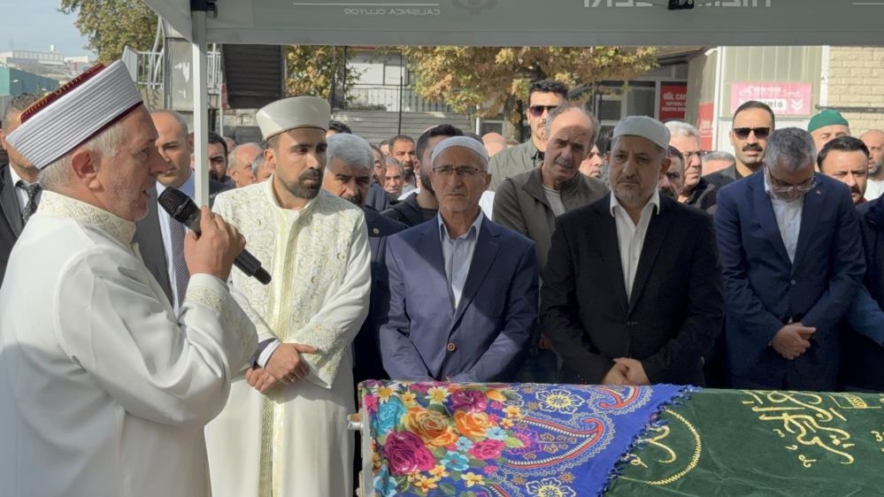 Parfüm fabrikasında ölen Akyazılı kadına acı veda