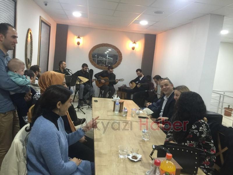 Paris İlk ve Ortaokul Öğretmenleri Yemekte Buluştu