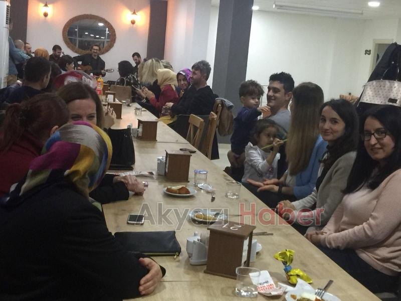 Paris İlk ve Ortaokul Öğretmenleri Yemekte Buluştu