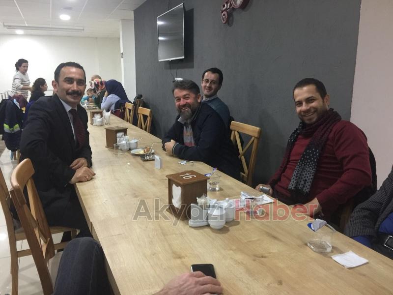 Paris İlk ve Ortaokul Öğretmenleri Yemekte Buluştu