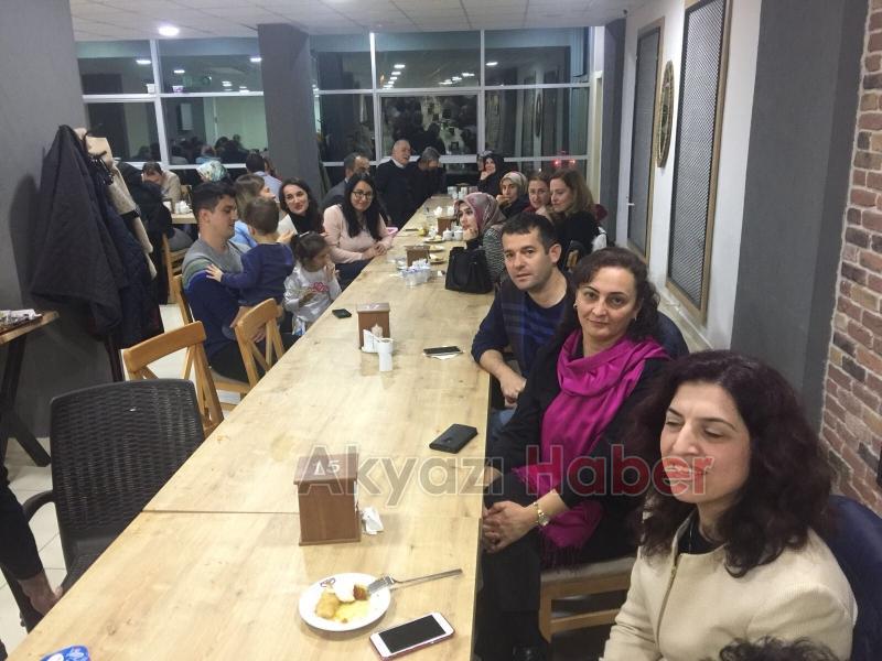 Paris İlk ve Ortaokul Öğretmenleri Yemekte Buluştu