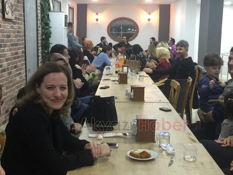 Paris İlk ve Ortaokul Öğretmenleri Yemekte Buluştu