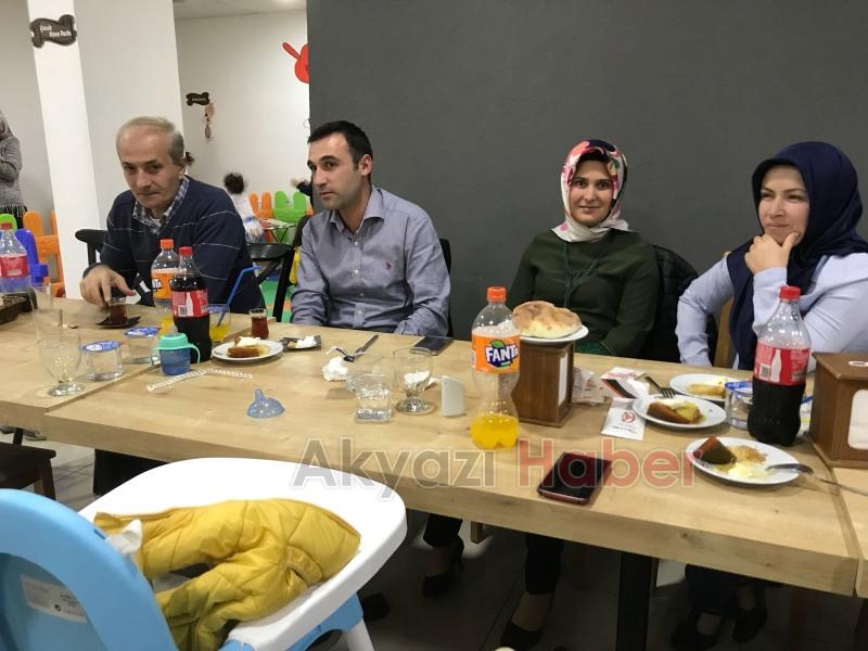 Paris İlk ve Ortaokul Öğretmenleri Yemekte Buluştu