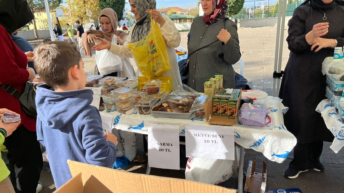 Paris İlk ve Ortaokulu'ndan Gazze'ye büyük yardım