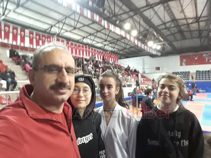 PARIS ORTAOKULU KARATE TAKIMI FİNALE KALDI
