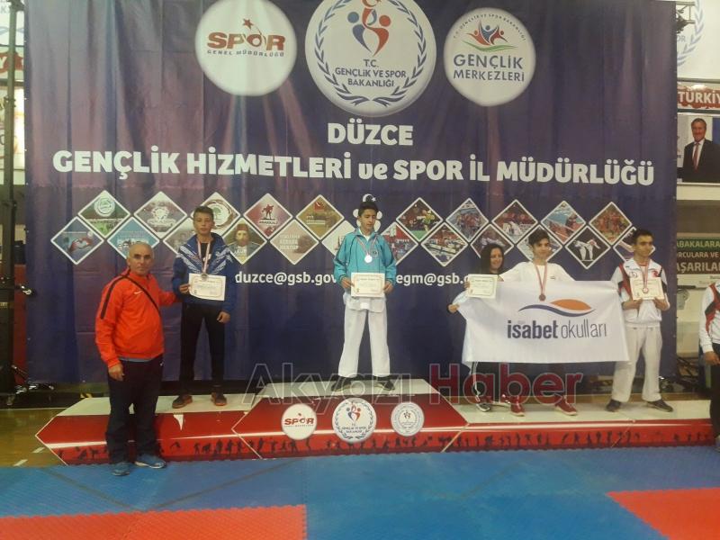 PARIS ORTAOKULU KARATE TAKIMI FİNALE KALDI