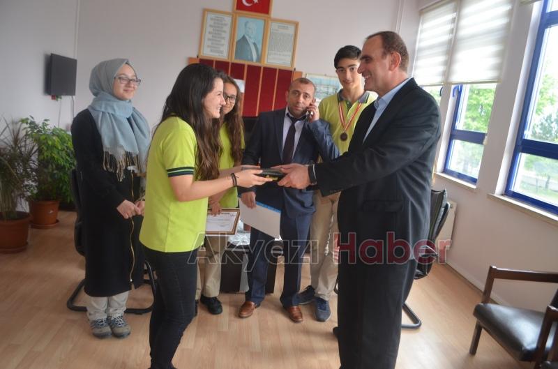 Paris Ortaokulu Matematik Olimpiyatlarında Ter Döktü