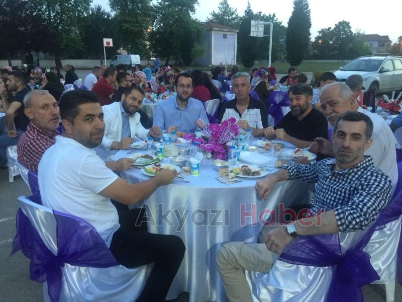 Paris Ortaokulu’nda Mezuniyet Çoşkusu