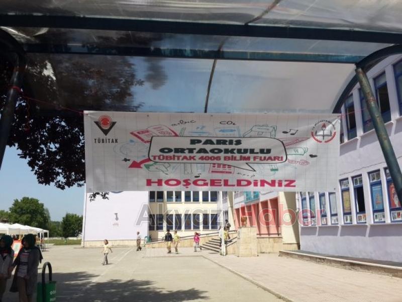 Paris Ortaokulunda TÜBİTAK 4006 Bilim Fuarı Düzenlendi