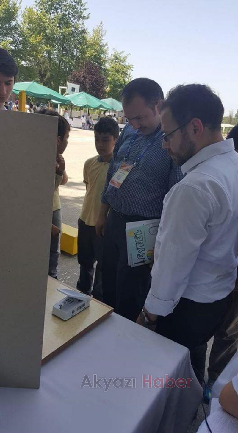Paris Ortaokulunda TÜBİTAK 4006 Bilim Fuarı Düzenlendi