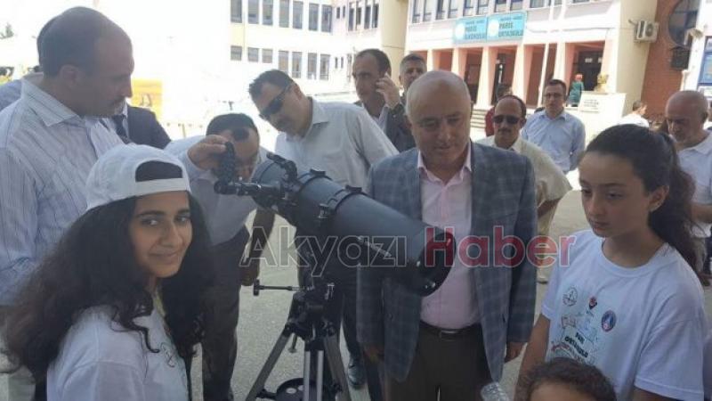 Paris Ortaokulunda TÜBİTAK 4006 Bilim Fuarı Düzenlendi