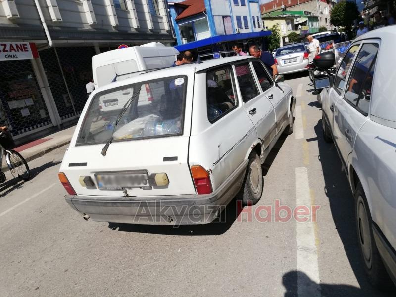 Park Etmek İsterken Arkadan Araç Çarptı