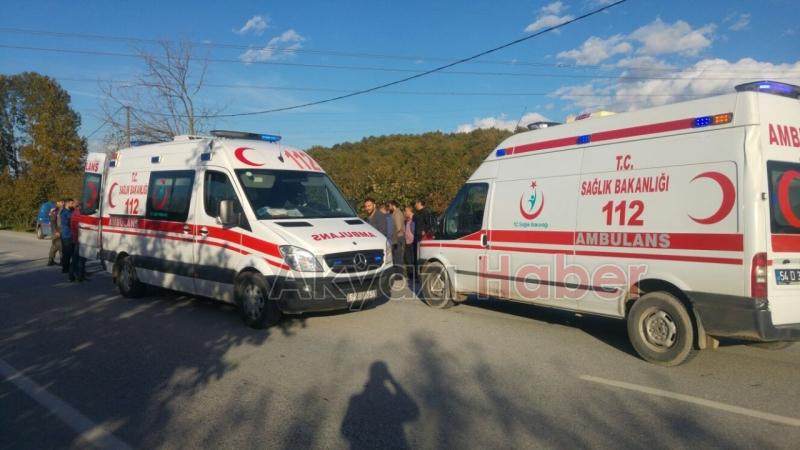 Motosiklet Park Halinde bulunan Römorka Çarptı