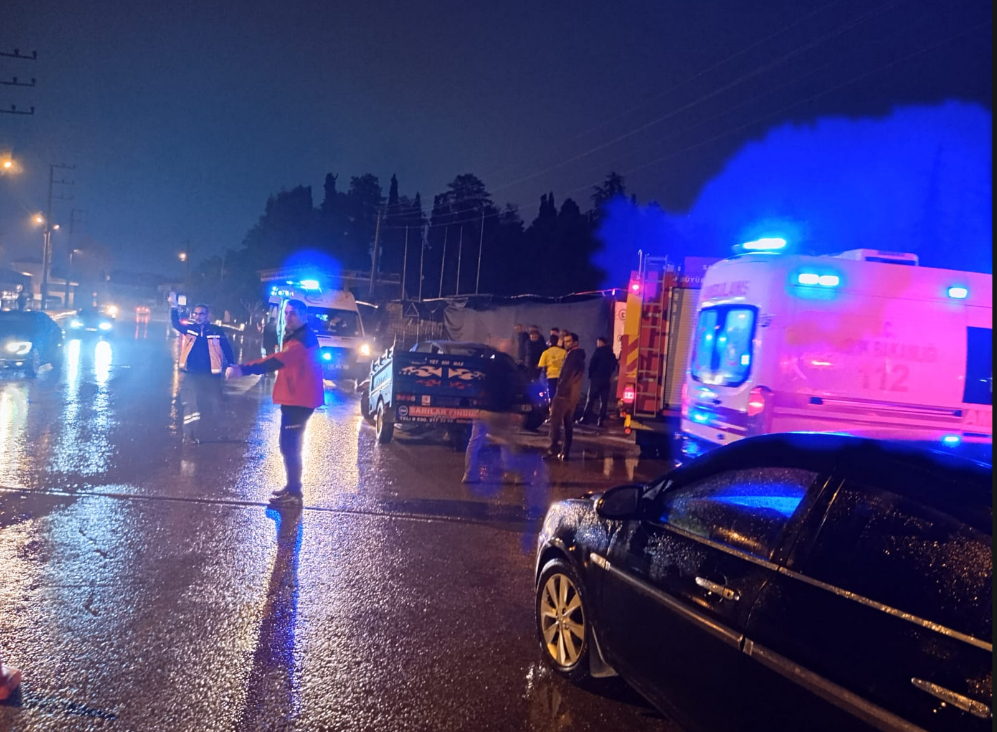 Pat pat ile otomobilin karıştığı kaza: 6 yaralı