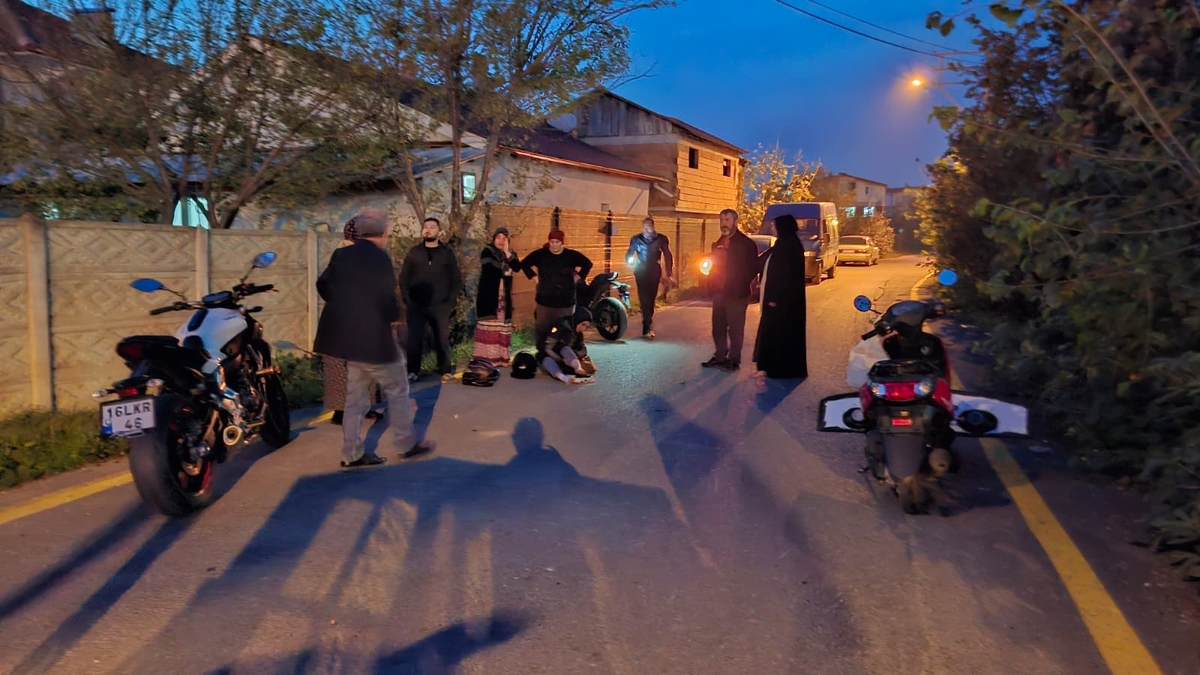 Pat patın çarptığı motosikletli yaralandı