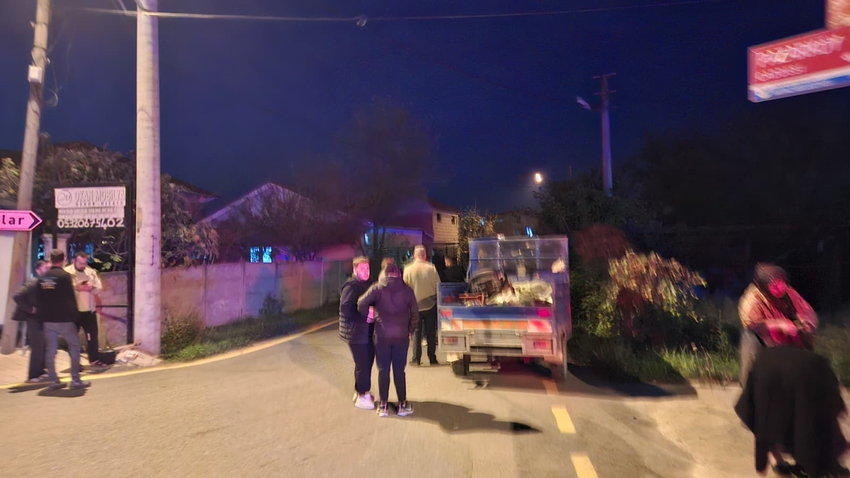 Pat patın çarptığı motosikletli yaralandı