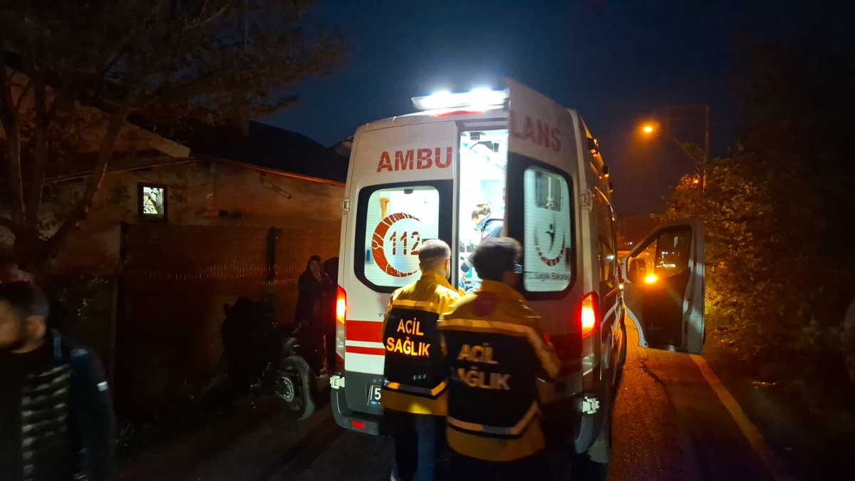 Pat patın çarptığı motosikletli yaralandı