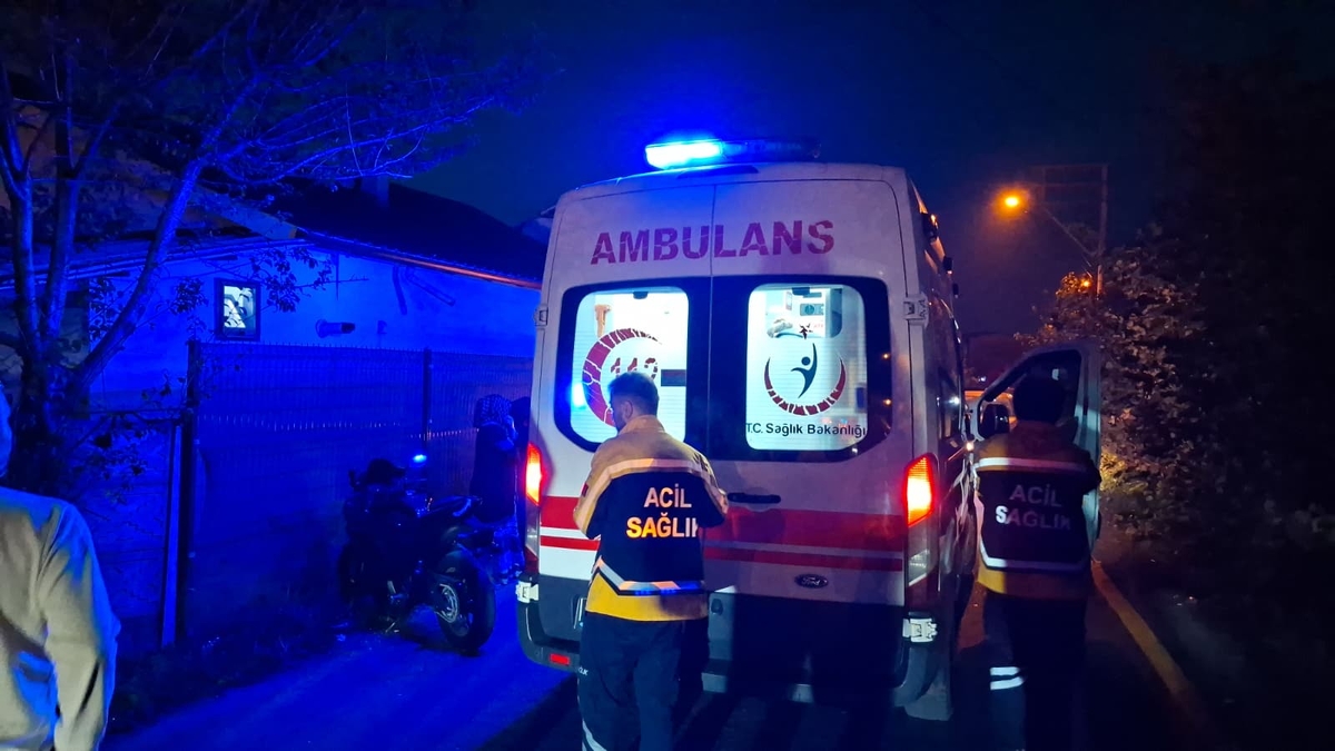 Pat patın çarptığı motosikletli yaralandı