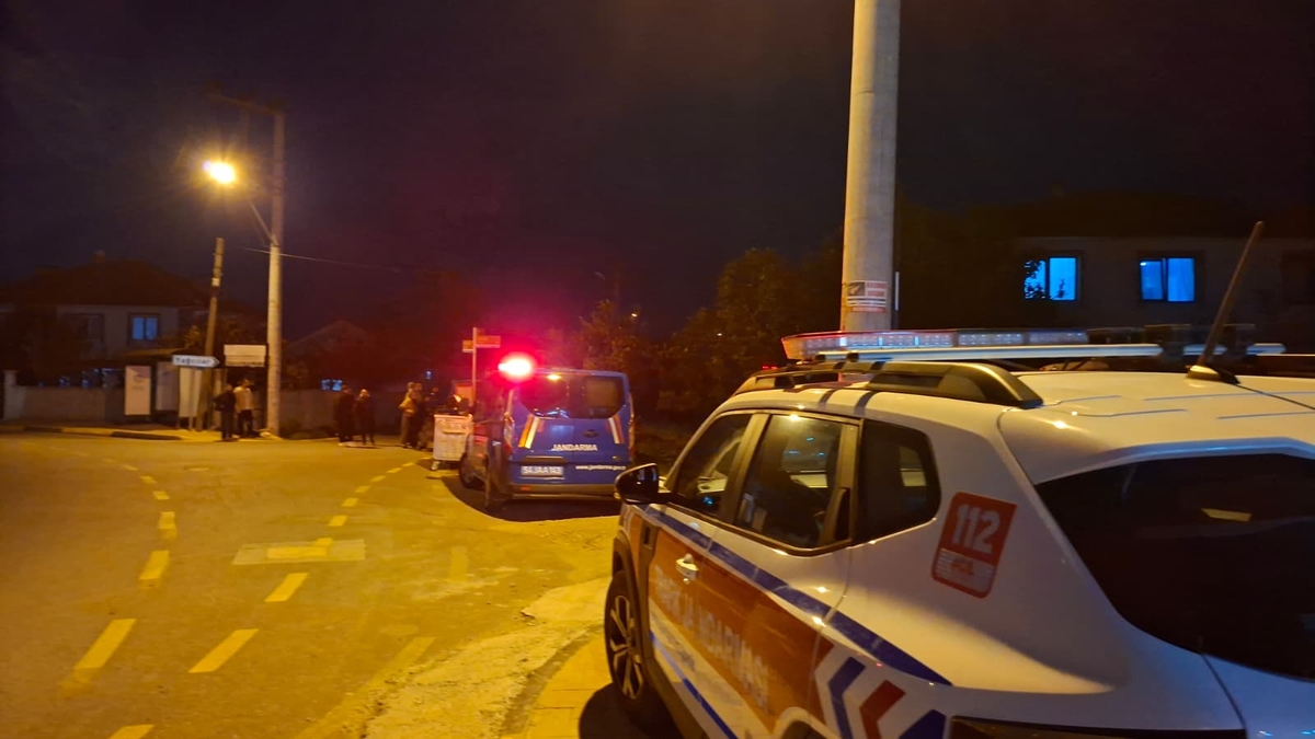 Pat patın çarptığı motosikletli yaralandı