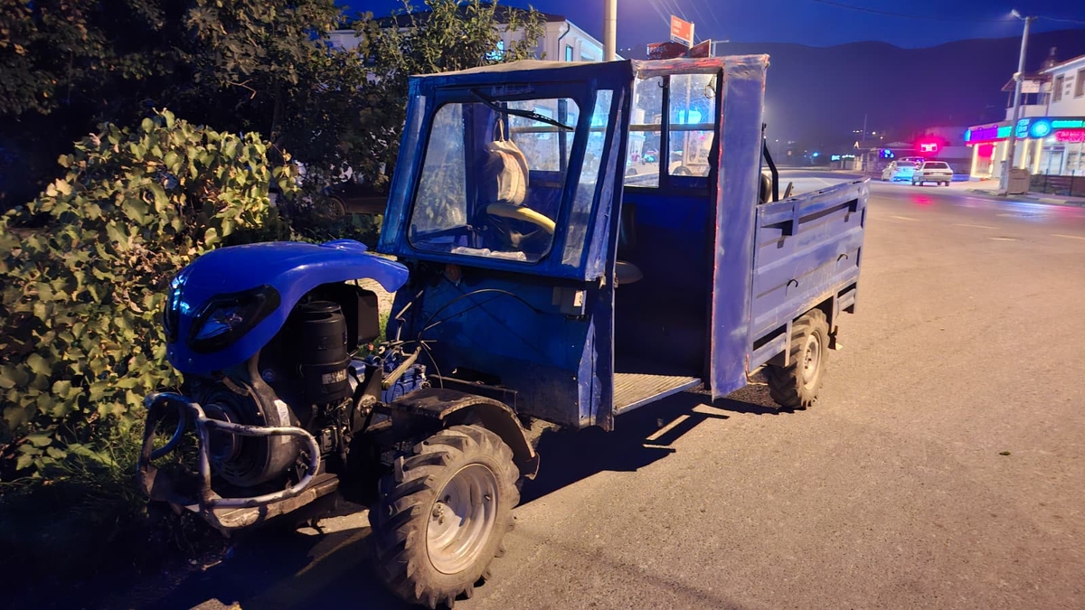 Pat patın çarptığı motosikletli yaralandı