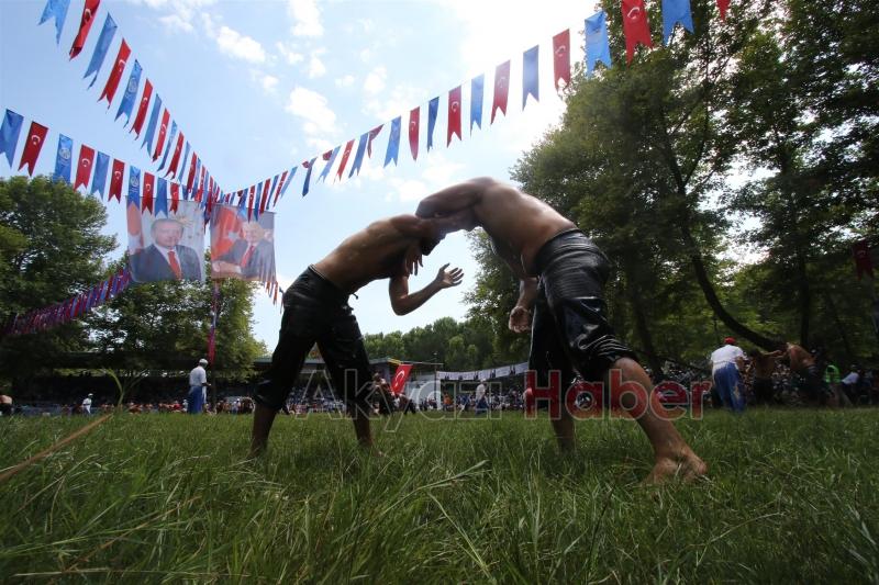 PAZAR GÜNÜ AKBALIK GÜREŞ MEYDANINDA BULUŞUYORUZ