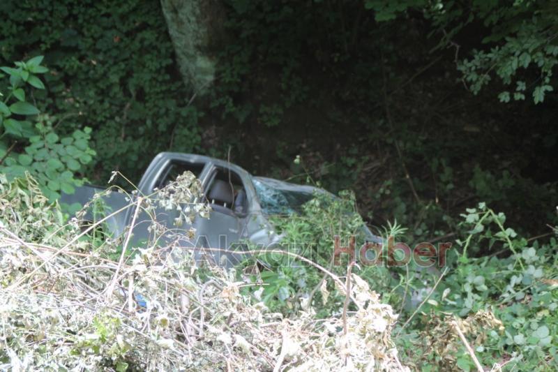 Pick Up Şarampole Uçtu 1 Yaralı