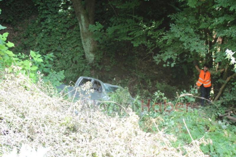 Pick Up Şarampole Uçtu 1 Yaralı