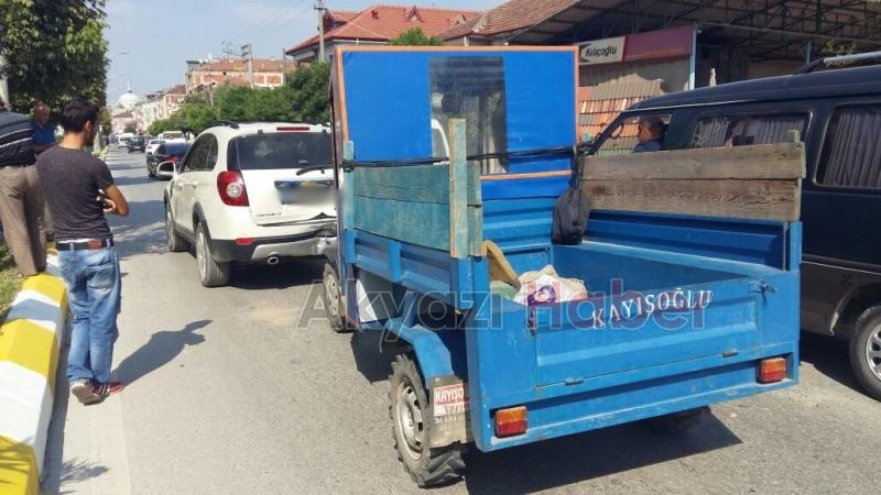 Pırpır Otomobile Arkadan Çarptı
