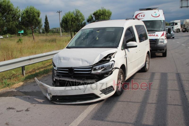 Polis aracı kaza yaptı