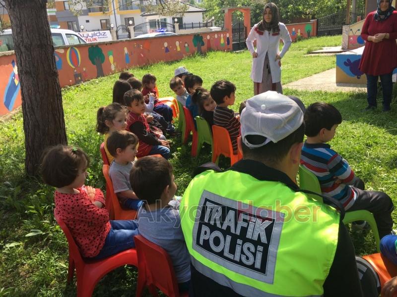 Polis Ekiplerinden Miniklere Ziyaret