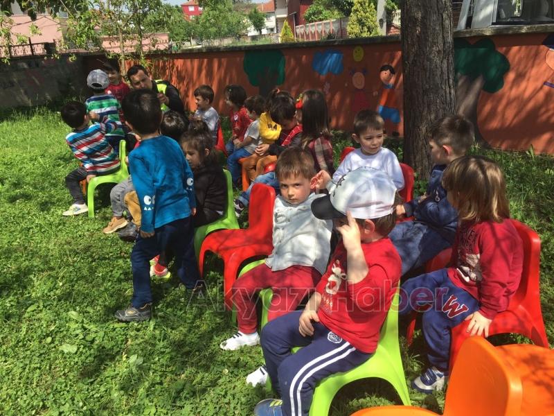 Polis Ekiplerinden Miniklere Ziyaret