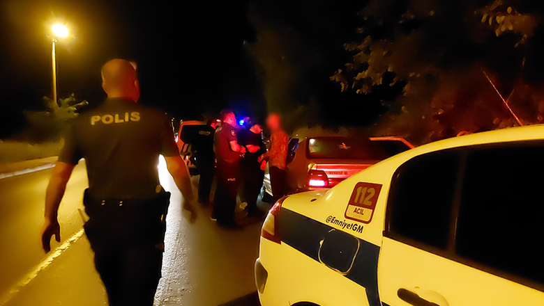 Polis Önünü Kesti, Çalıntı Araçla Kaçış Akyazı’da Sona Erdi!
