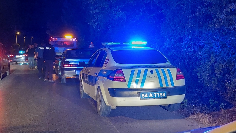 Polis Önünü Kesti, Çalıntı Araçla Kaçış Akyazı’da Sona Erdi!