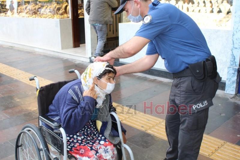 Polisten alkışlanacak davranış