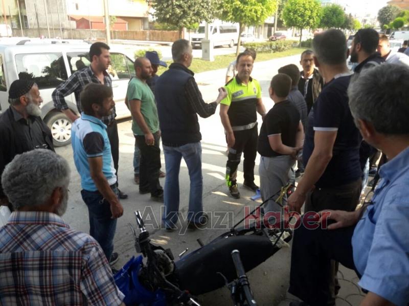 Polisten Kaçan Motosiklet Otomobile Çarptı