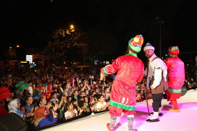  RAMAZAN ETKİNLİKLERİ MOBİL TIRINA AKYAZIDAN BÜYÜK İLGİ