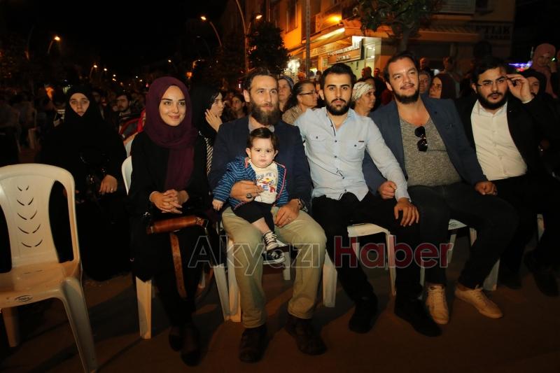 RAMAZAN ETKİNLİKLERİNDE PAYİTAHT ABDÜLHAMİT DİZİSİ OYUNCUSUNA YOĞUN İLGİ 