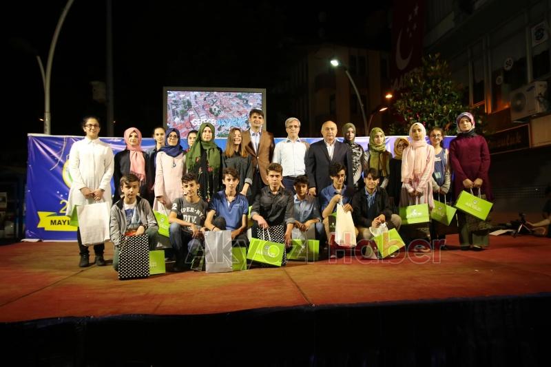 RAMAZAN ETKİNLİKLERİNDE PAYİTAHT ABDÜLHAMİT DİZİSİ OYUNCUSUNA YOĞUN İLGİ 