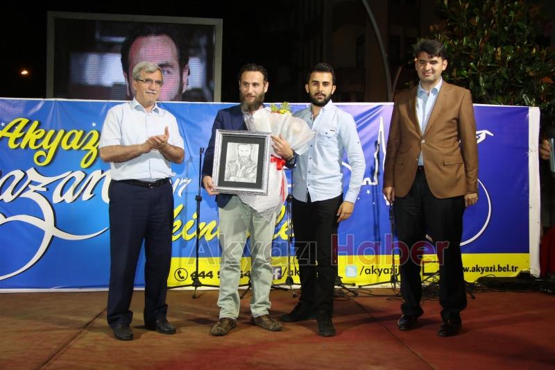 RAMAZAN ETKİNLİKLERİNDE PAYİTAHT ABDÜLHAMİT DİZİSİ OYUNCUSUNA YOĞUN İLGİ 