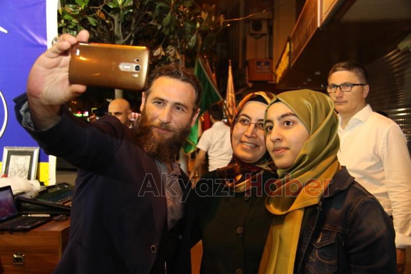 RAMAZAN ETKİNLİKLERİNDE PAYİTAHT ABDÜLHAMİT DİZİSİ OYUNCUSUNA YOĞUN İLGİ 