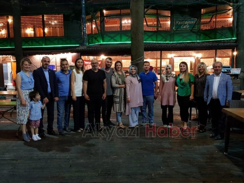 RATED'DEN AKYAZI FM'E PLAKET